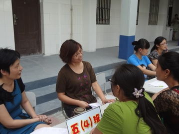 雙河新村小學舉辦“教育咨詢暖人心，家校共育促成長”教育咨詢服務活動